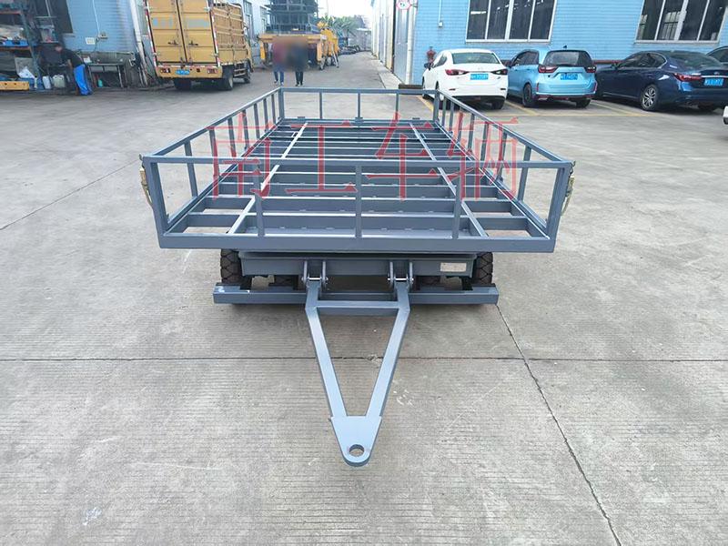 4吨骨架式牵引星空·体育（XK SPORTS）官方网站 带下翻护栏工具拖车