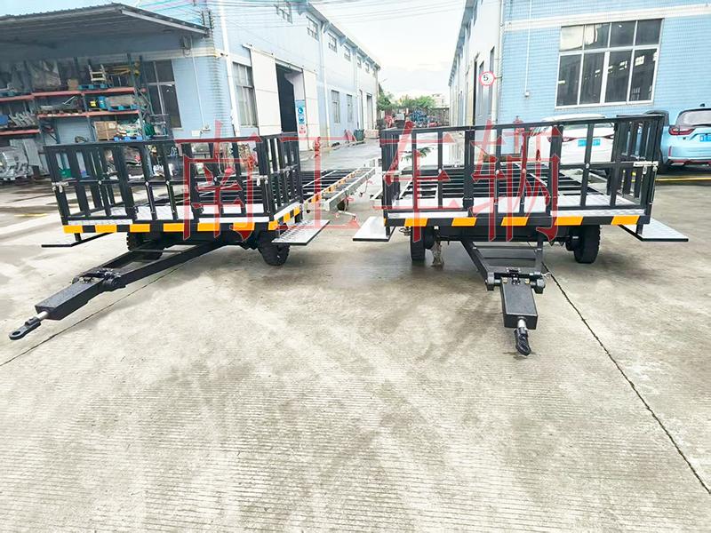 5吨带不锈钢配件牵引星空·体育（XK SPORTS）官方网站 护栏型全挂车