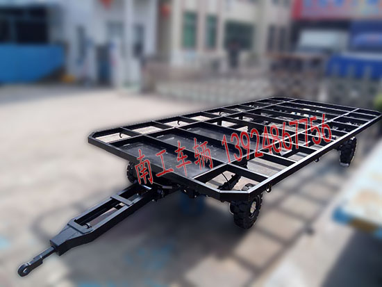 1677813768914600.jpg 警用亭底盘3.jpg