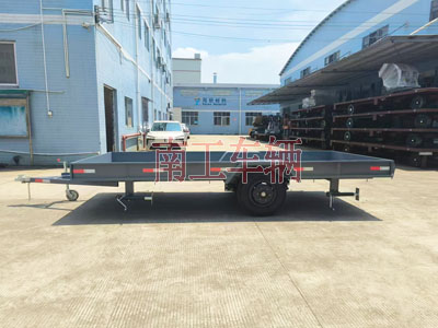 1728458638970623.jpg ATV拖车0.8吨轻型铁板实心护栏全挂车4I.jpg