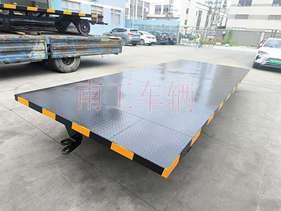 5吨全挂式星空·体育（XK SPORTS）官方网站 移动拖车底盘3I.jpg