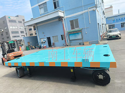 18吨重型星空·体育（XK SPORTS）官方网站 四个转盘工具拖车3I.jpg