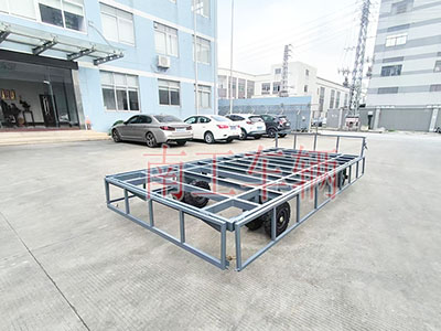 4吨骨架式星空·体育（XK SPORTS）官方网站 带下翻护栏工具拖车5I.jpg